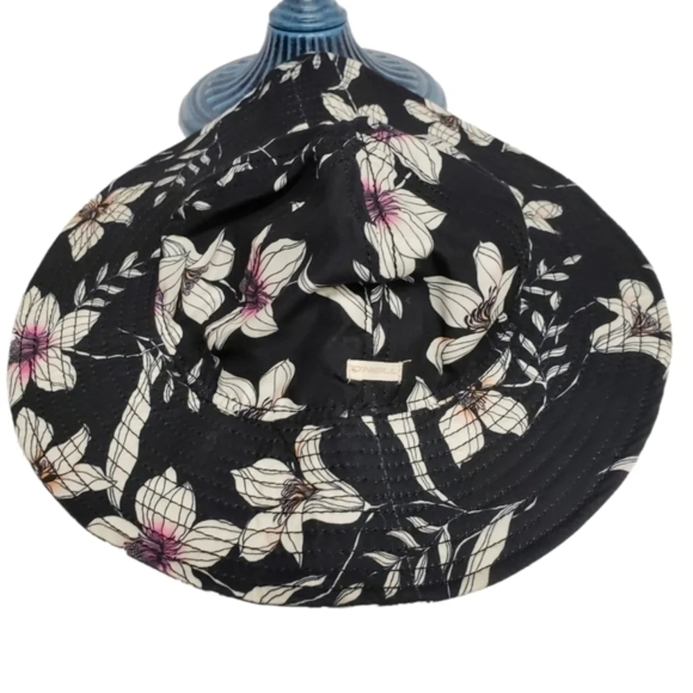 O'Neill Floral Hat  100% Cotton Excellent Pre-owned‎ Condition